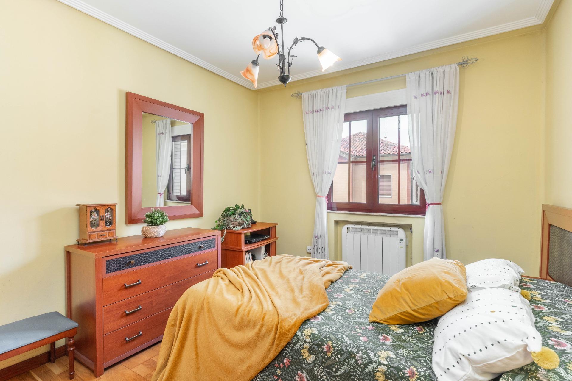 Casa en venta  calle JOSE MANUEL BOBES, 26, Lugo de Llanera, Asturias  25/49