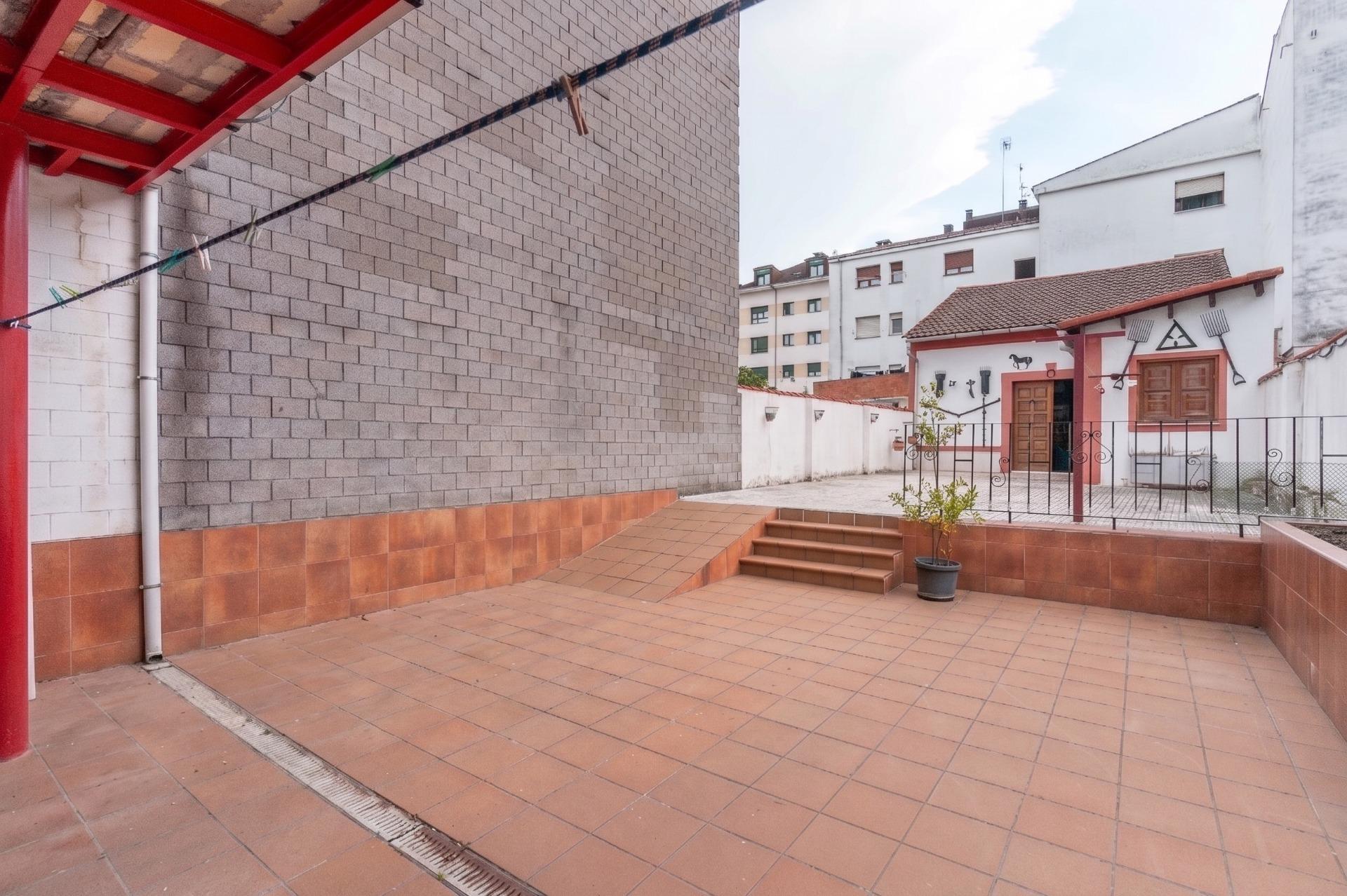 Casa en venta  calle JOSE MANUEL BOBES, 26, Lugo de Llanera, Asturias  35/49