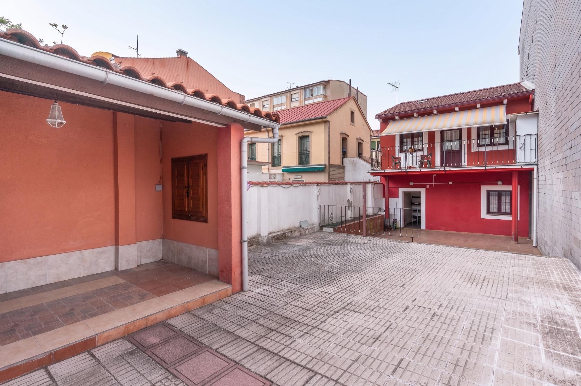 Casa en venta  calle JOSE MANUEL BOBES, 26, Lugo de Llanera, Asturias  36/49