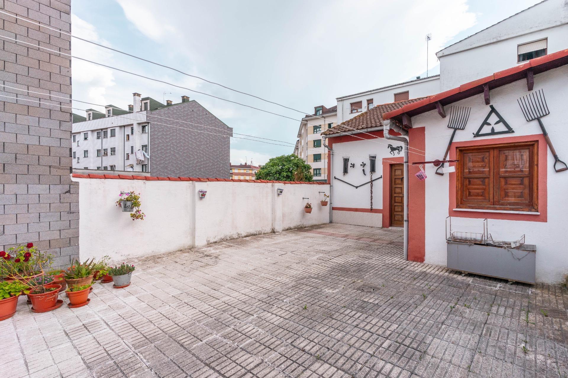 Casa en venta  calle JOSE MANUEL BOBES, 26, Lugo de Llanera, Asturias  40/49