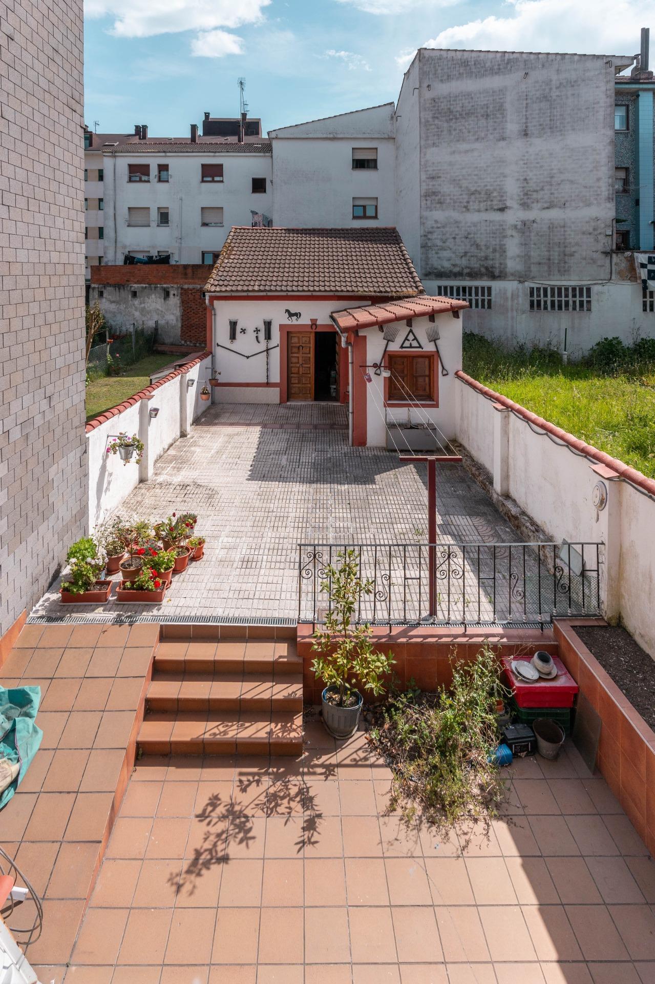Casa en venta  calle JOSE MANUEL BOBES, 26, Lugo de Llanera, Asturias  41/49