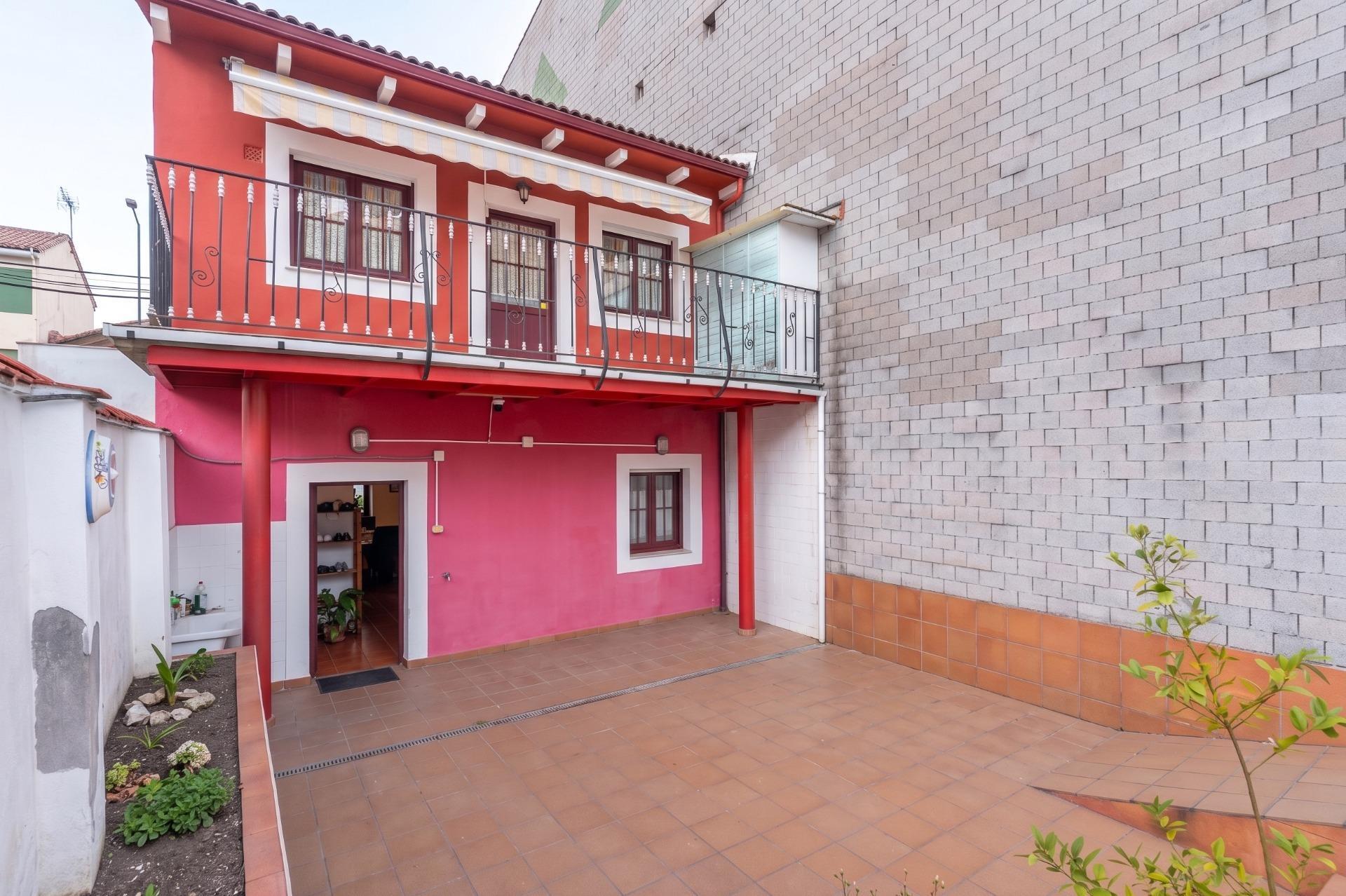 Casa en venta  calle JOSE MANUEL BOBES, 26, Lugo de Llanera, Asturias  42/49