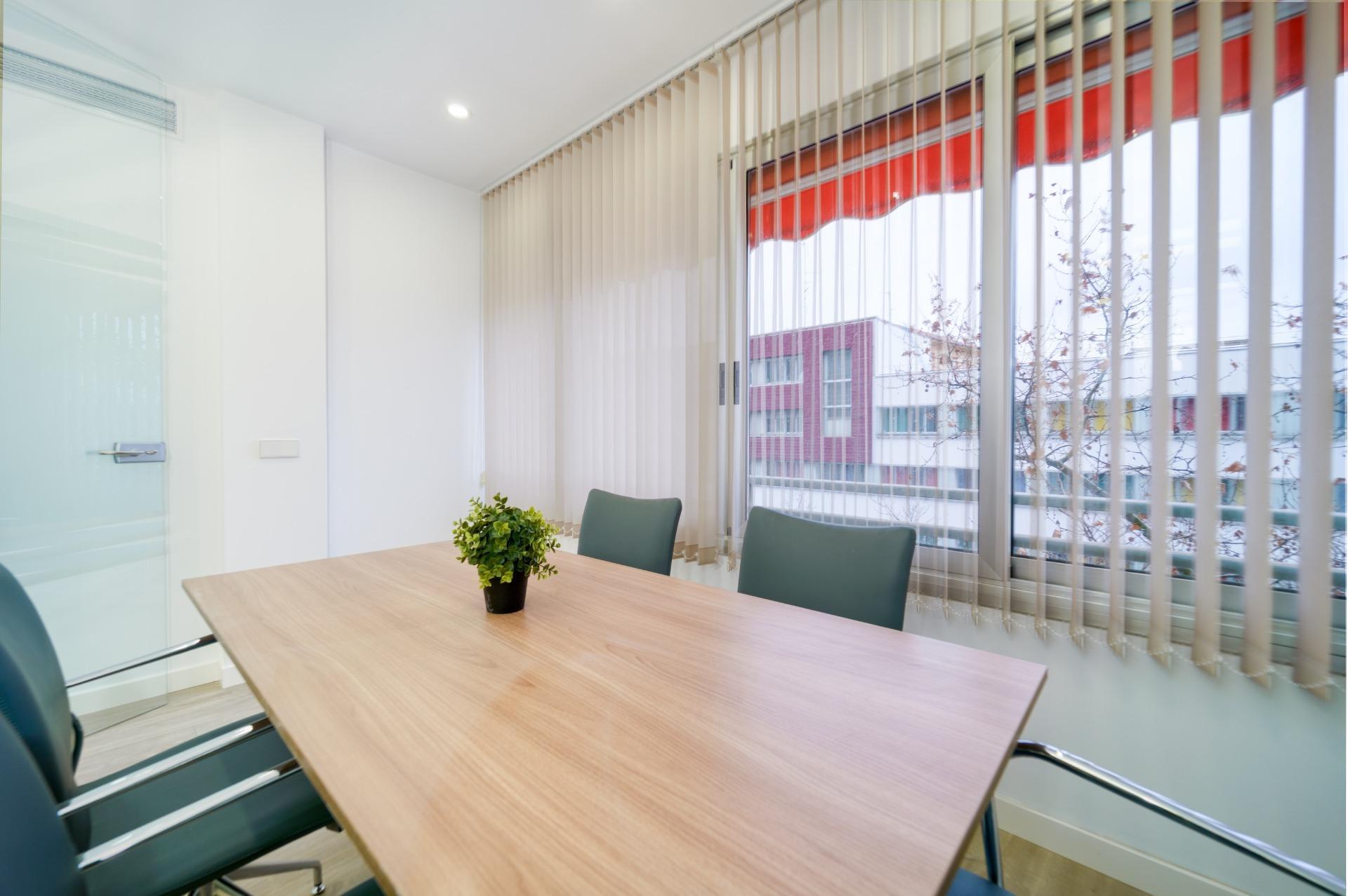 Oficina en alquiler  Madrid  41/57