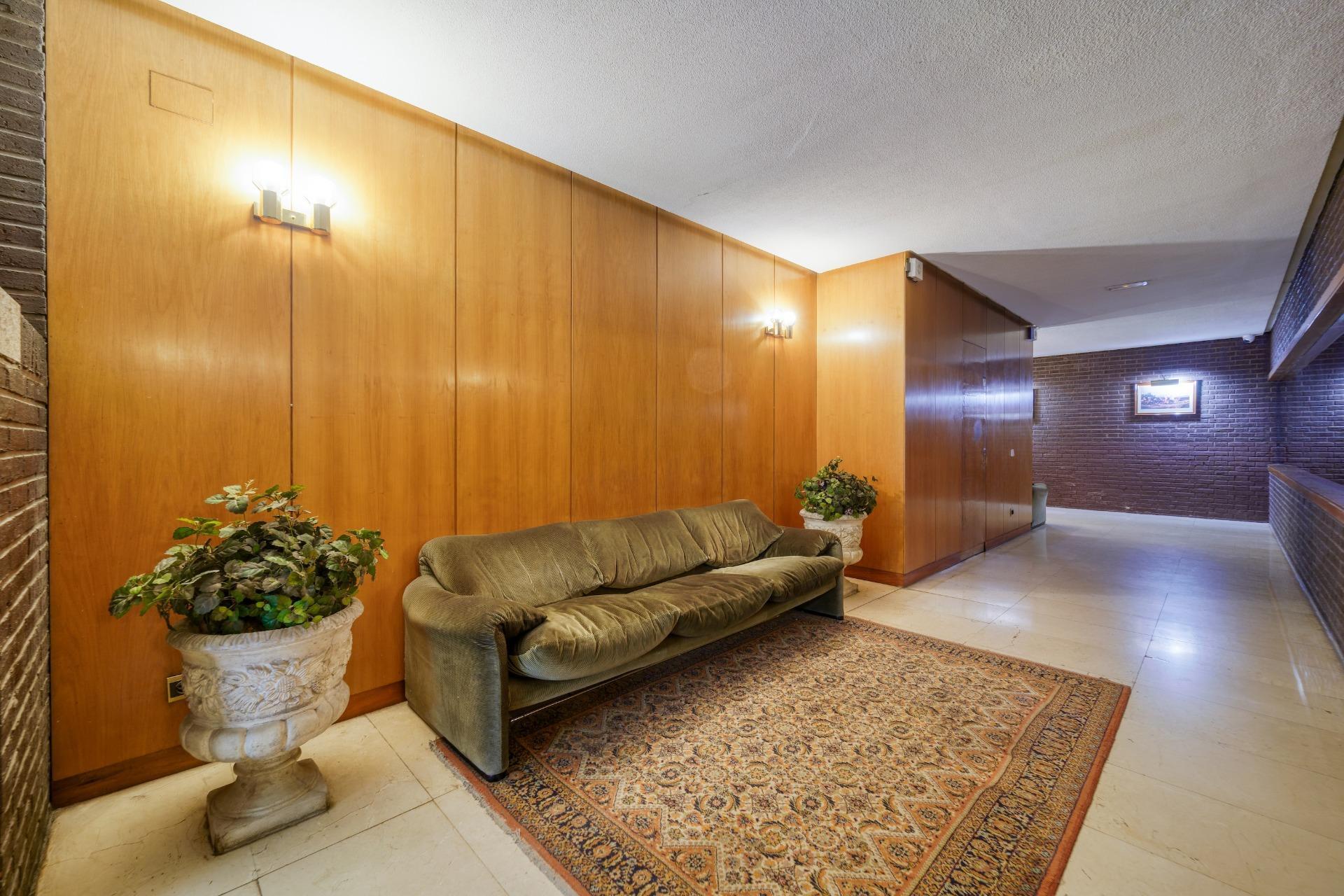 Oficina en alquiler  Madrid  56/57