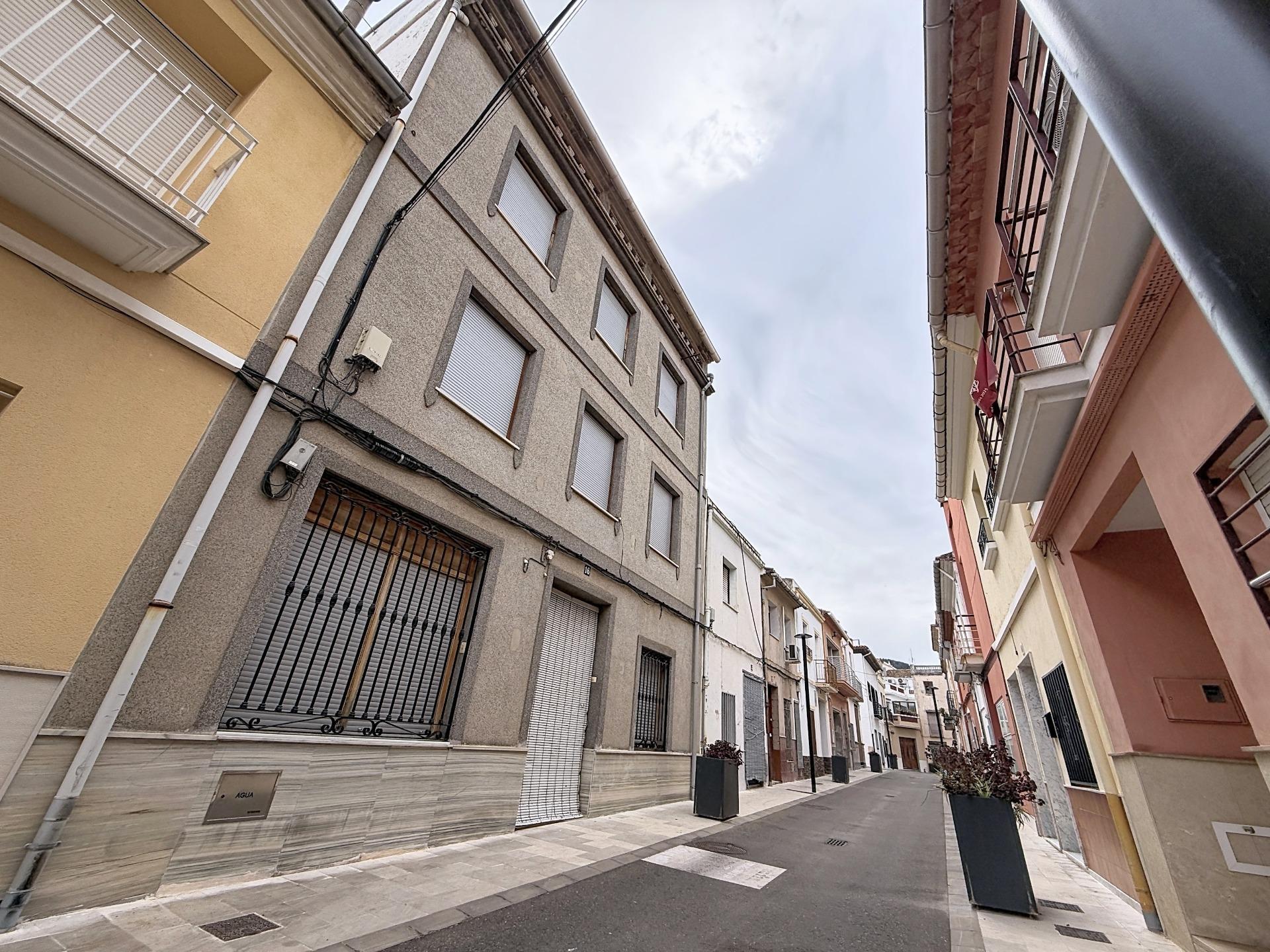 Casa en venta  calle RAMON Y CAJAL, La Font d'En Carros  49/53