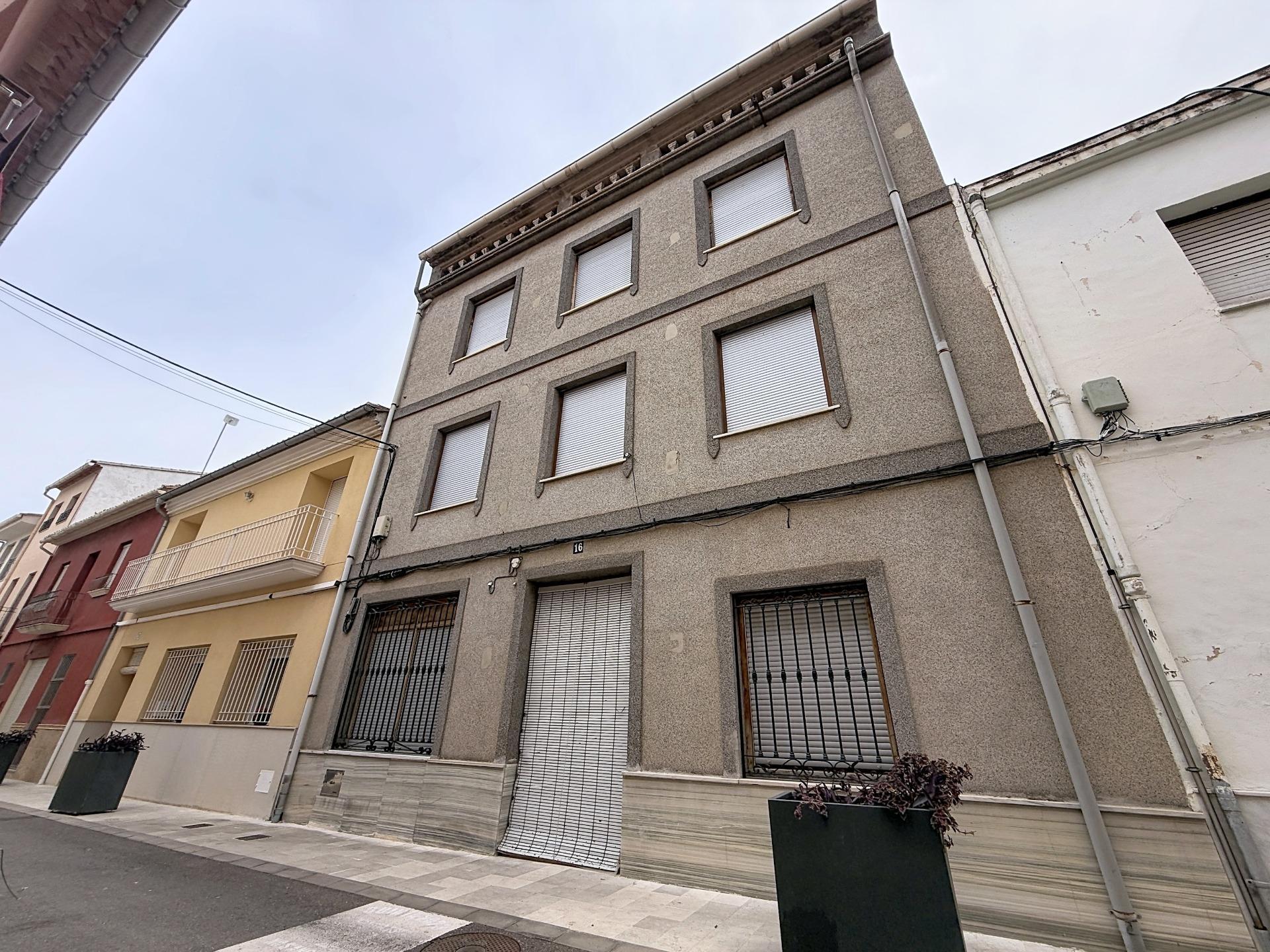 Casa en venta  calle RAMON Y CAJAL, La Font d'En Carros  50/53