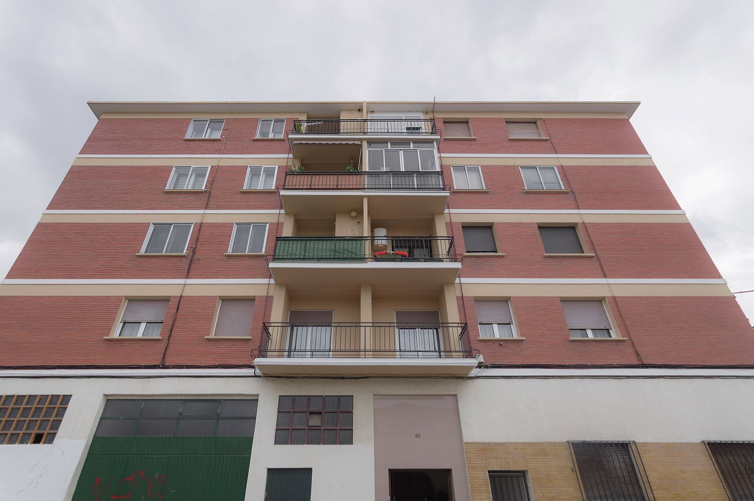 Piso en venta  calle de Ezcaba, Pamplona/Iruña  4/12