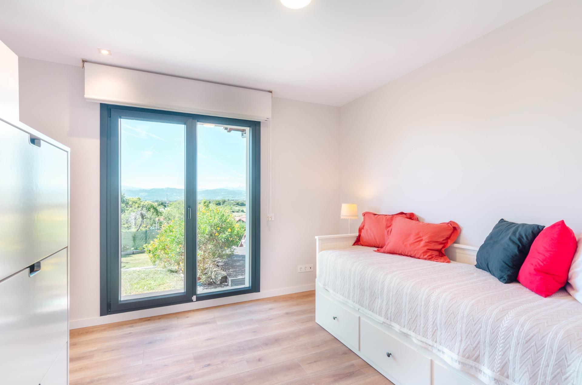 Casa en venta en calle Pañeda Nueva, 46,  El Mesón La Tabla, Asturias 34/73
