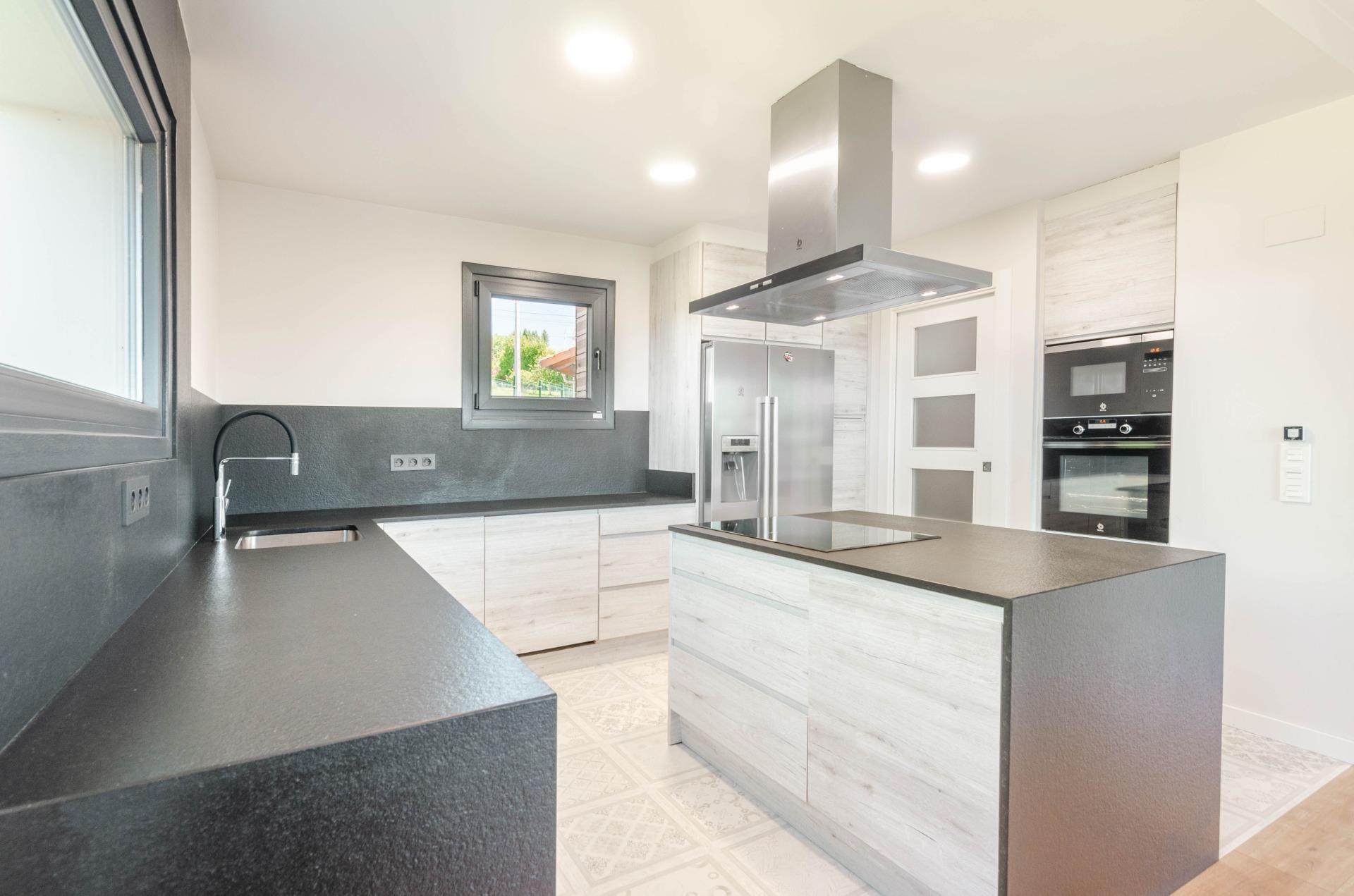Casa en venta en calle Pañeda Nueva, 46,  El Mesón La Tabla, Asturias 60/73