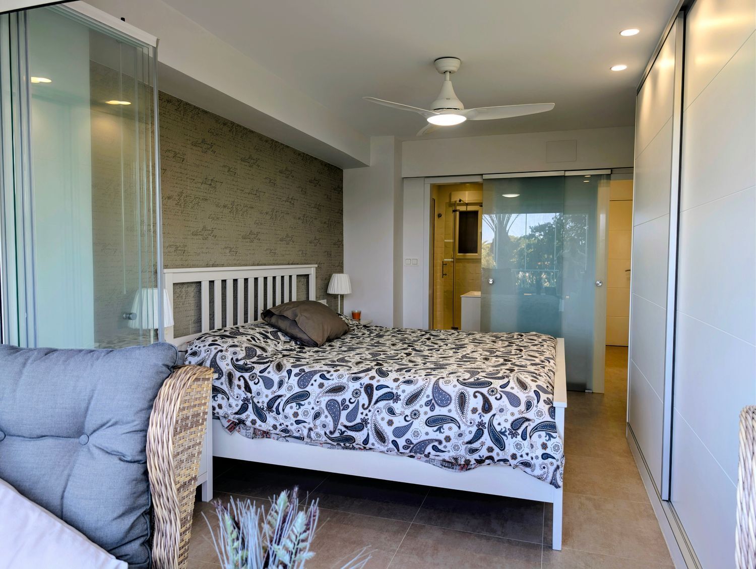 Piso en venta en calle Pleamar, Torrevieja 18/25