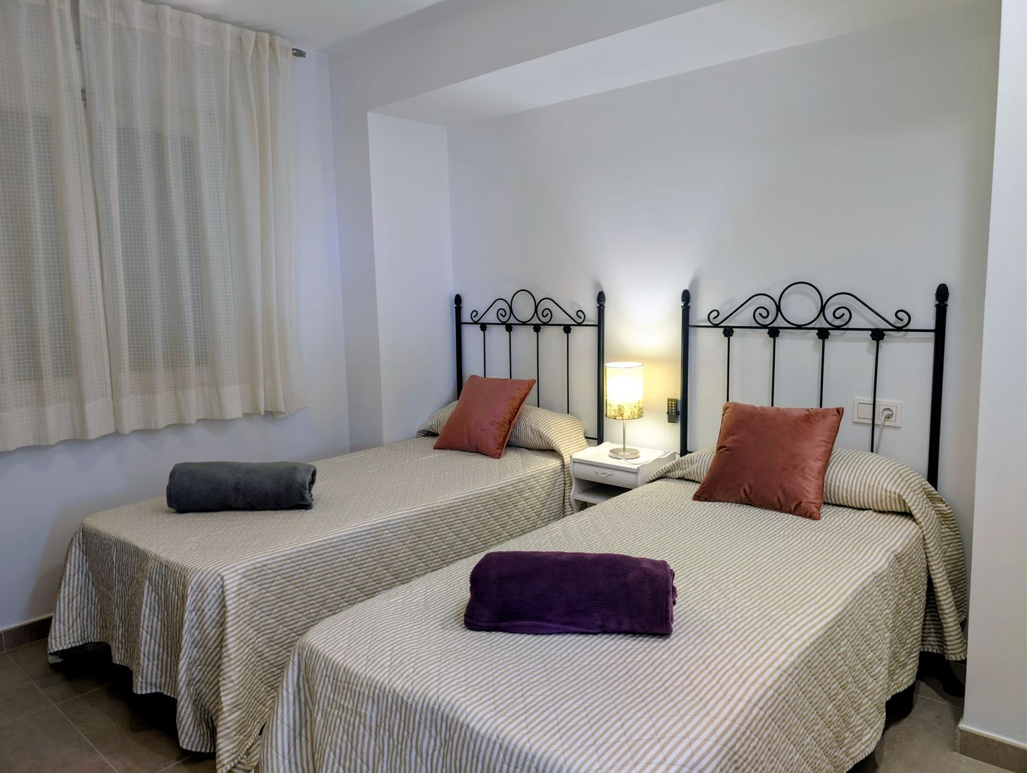Piso en venta en calle Pleamar, Torrevieja 19/25