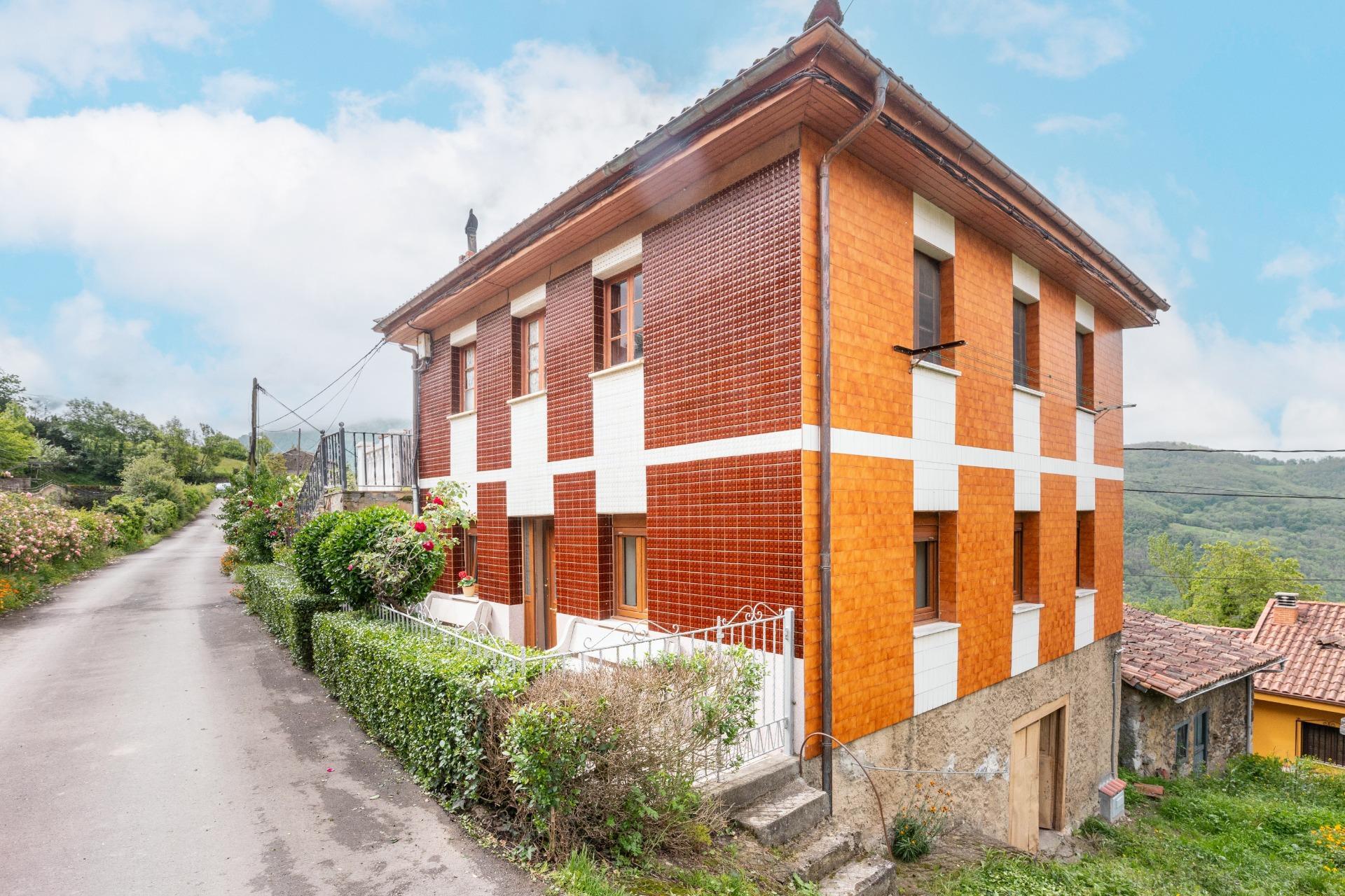 Casa en venta  calle CASORVIA, 12, Lena  1/1