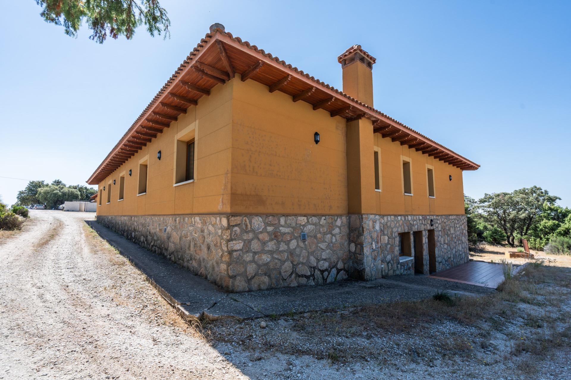 Nave Industrial en venta en Cenicientos 46/58