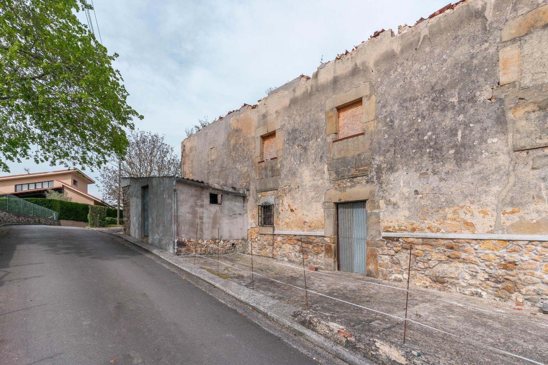 Casa en venta en calle Abajo, 17, Siero 8/63