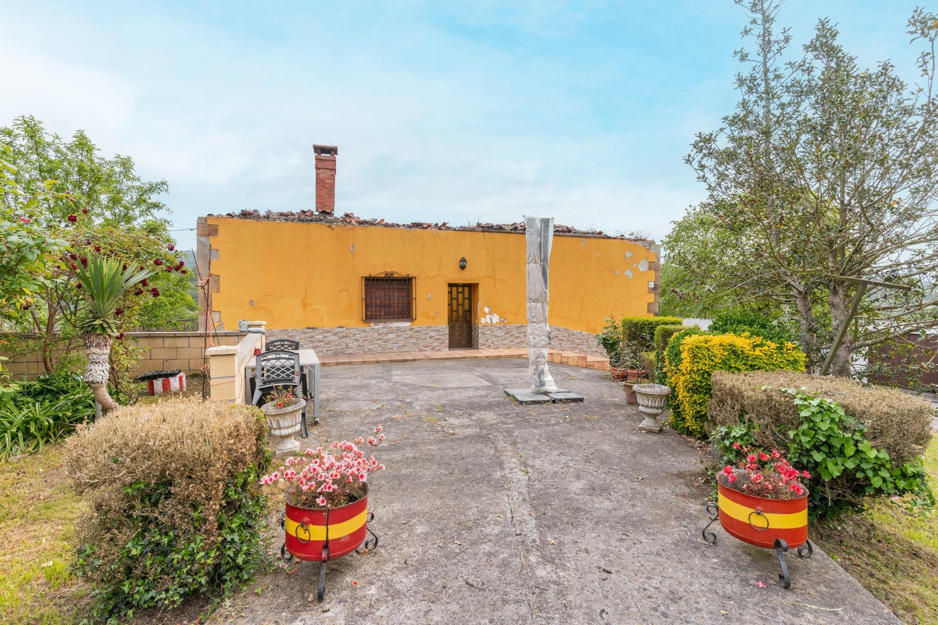 Casa en venta en calle Abajo, 17, Siero 9/63