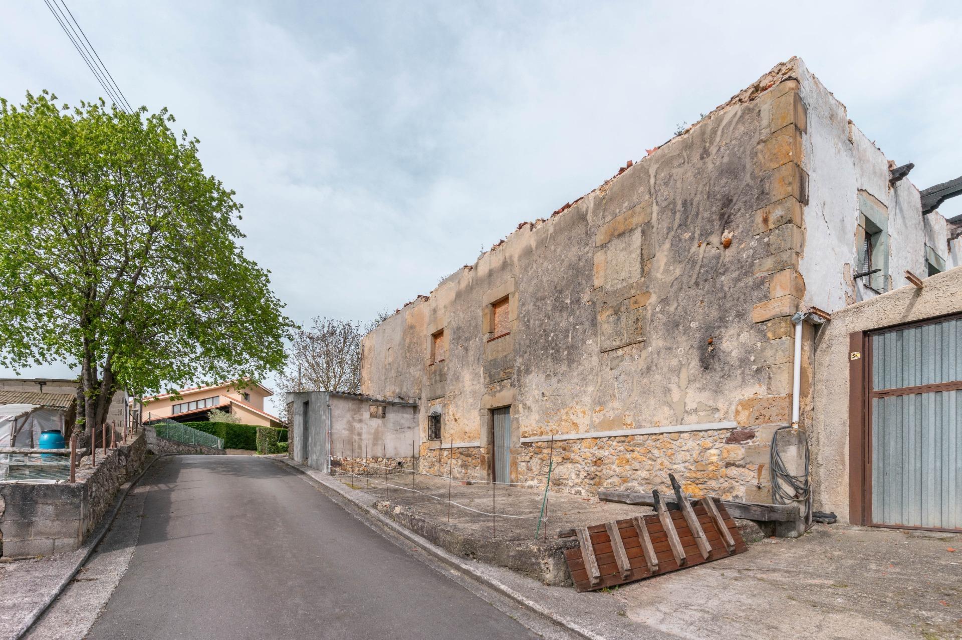 Casa en venta en calle Abajo, 17, Siero 16/63