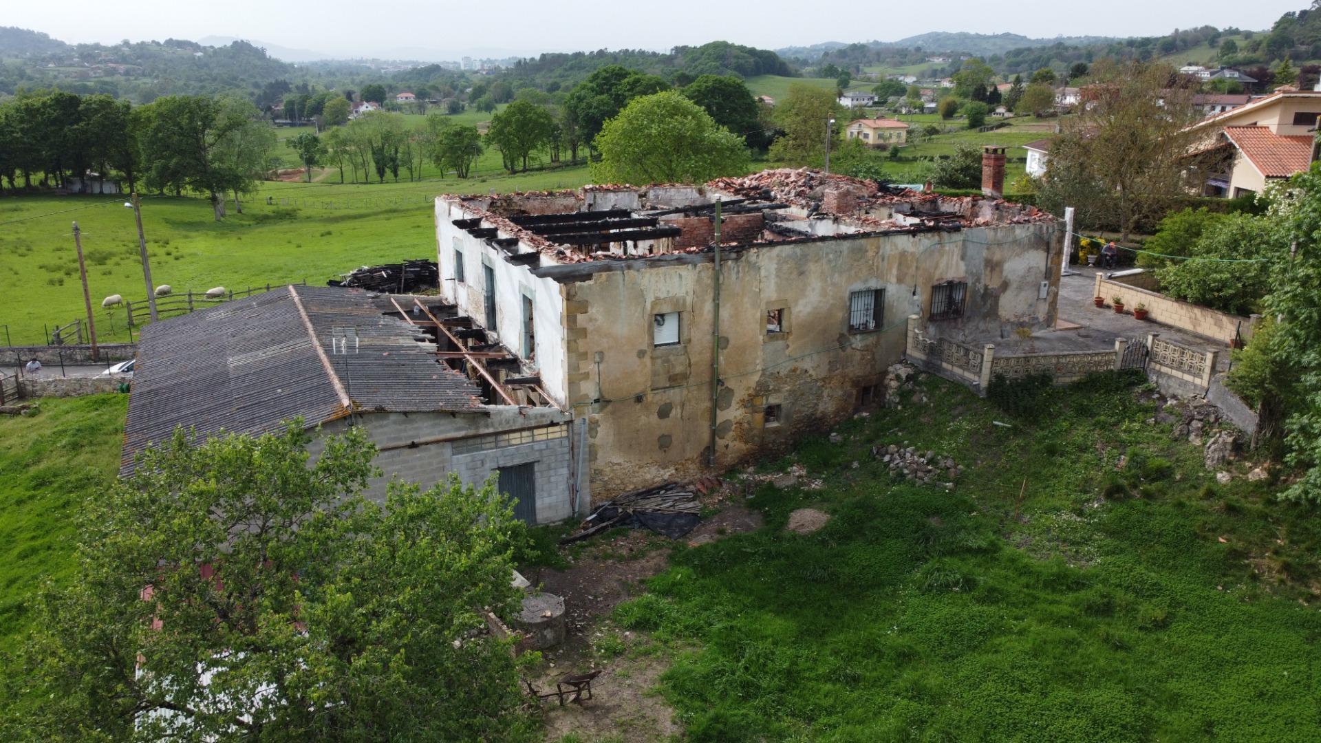 Casa en venta en calle Abajo, 17, Siero 36/63