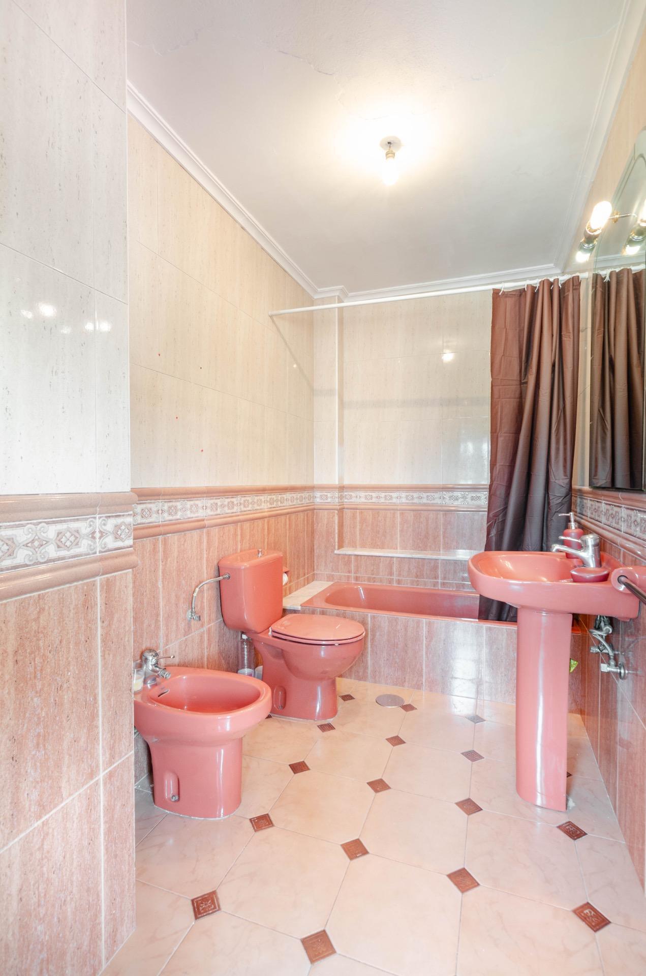 Casa en venta en calle Santo Dolfo, 47, Grado 42/71