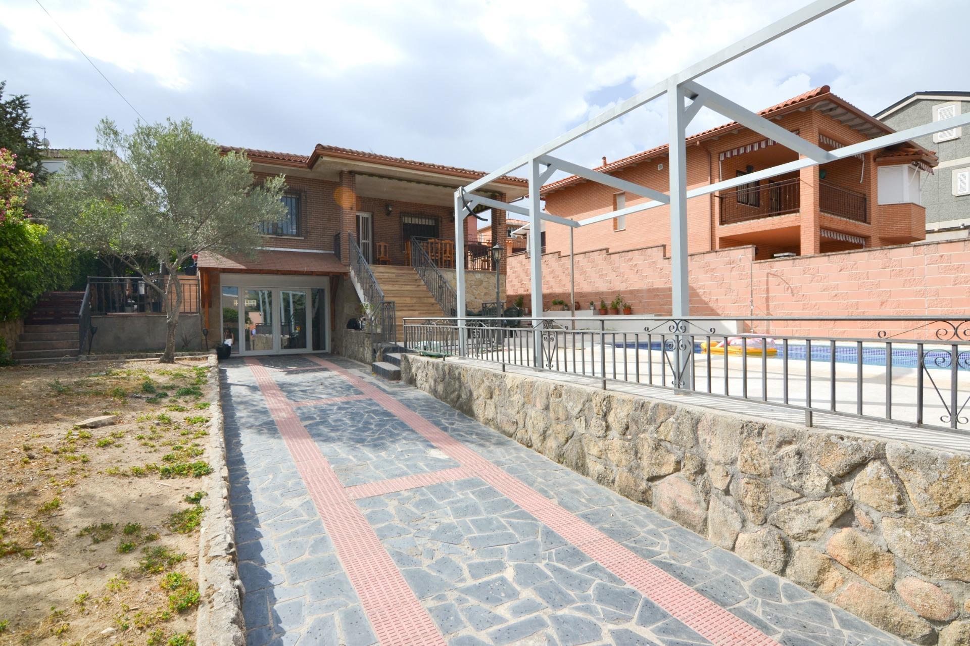 Casa en venta en Casarrubios del Monte 2/54
