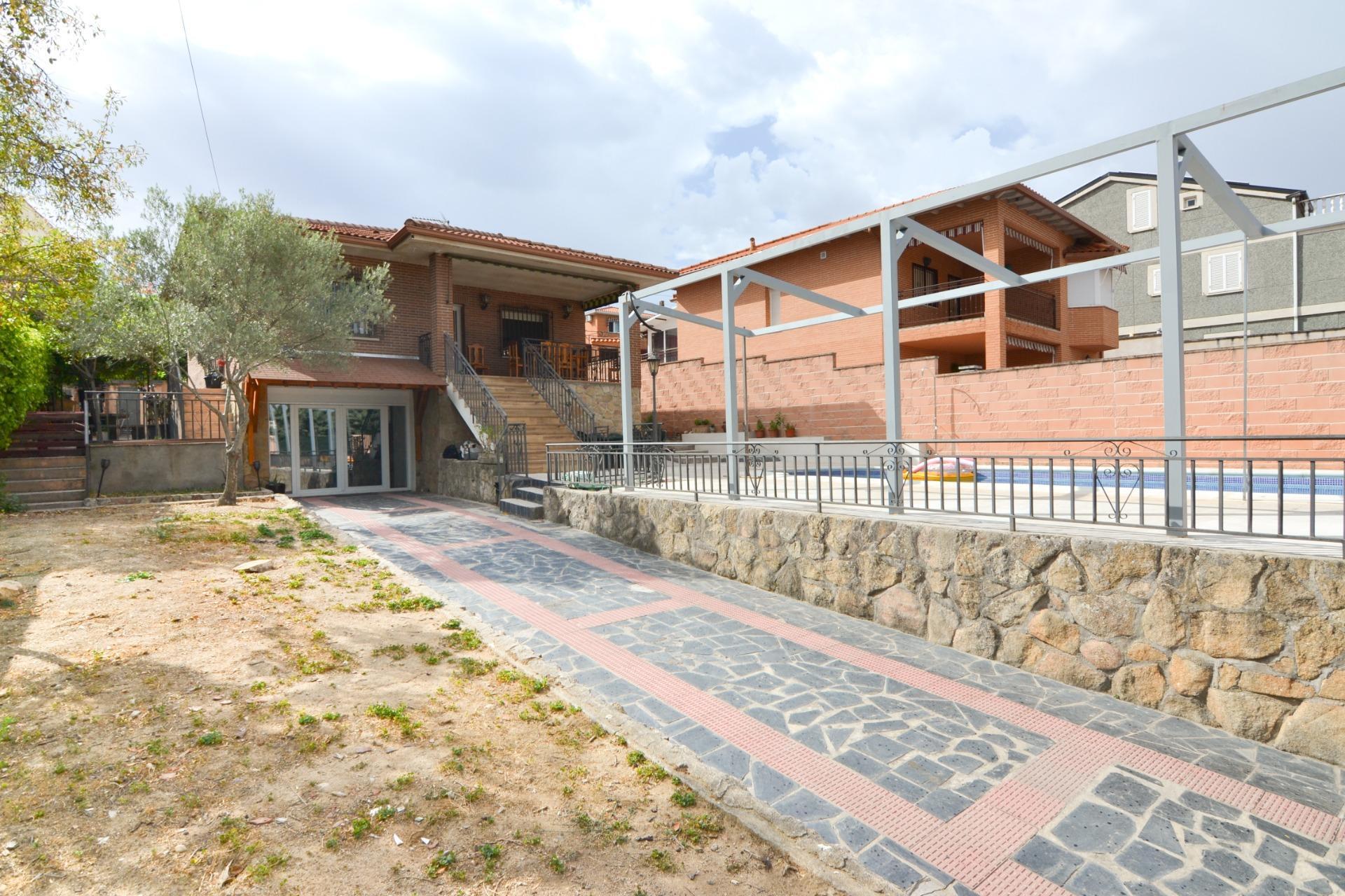 Casa en venta en Casarrubios del Monte 3/54