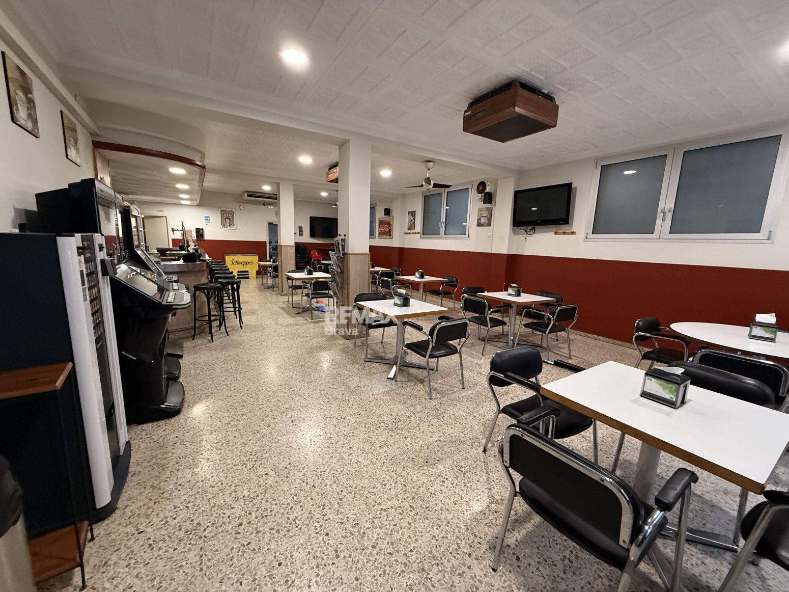 Local Comercial en venta, La Bisbal d'Empordà, Girona