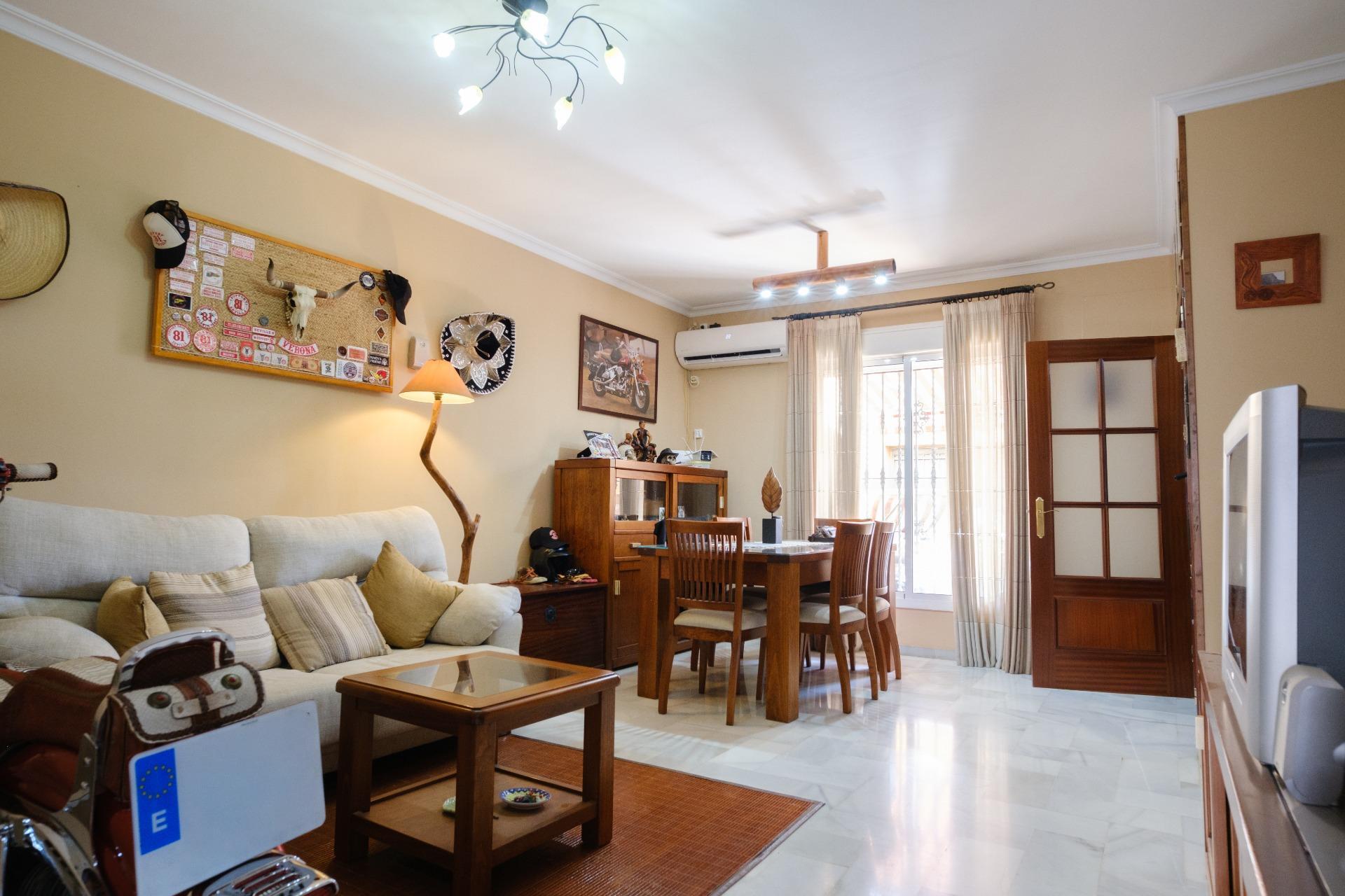 Chalet adosado en venta, La Algaba, Sevilla, Sevilla