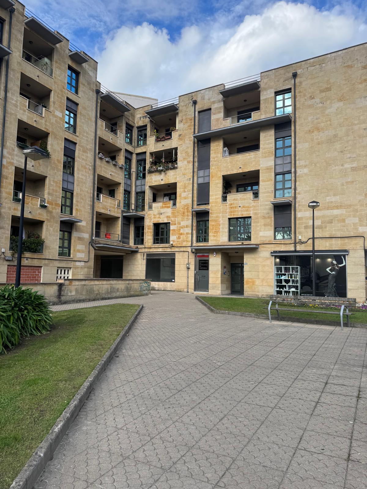 Local Comercial en venta, Torrelavega, Cantabria, Cantabria