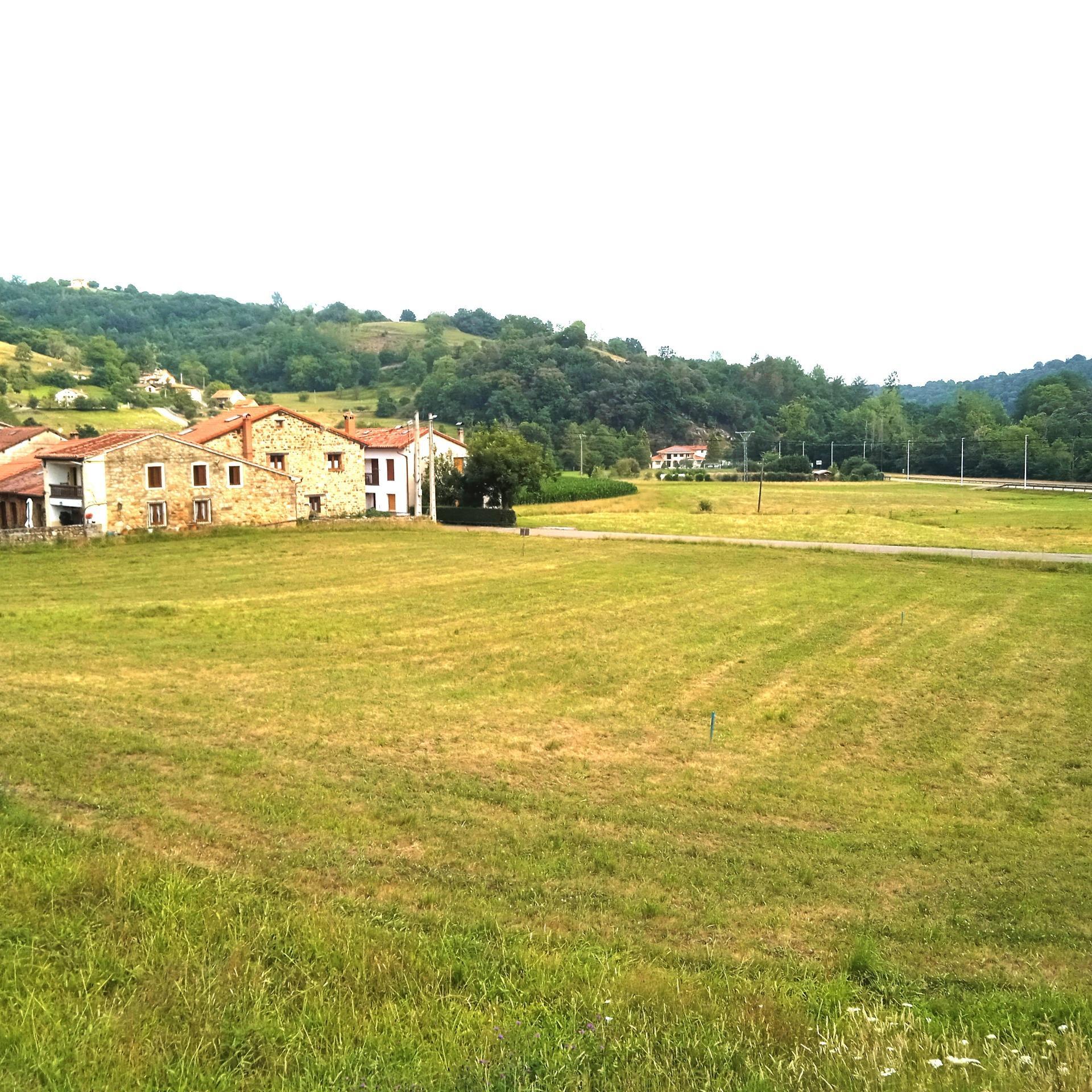 Suelo en venta, Cades