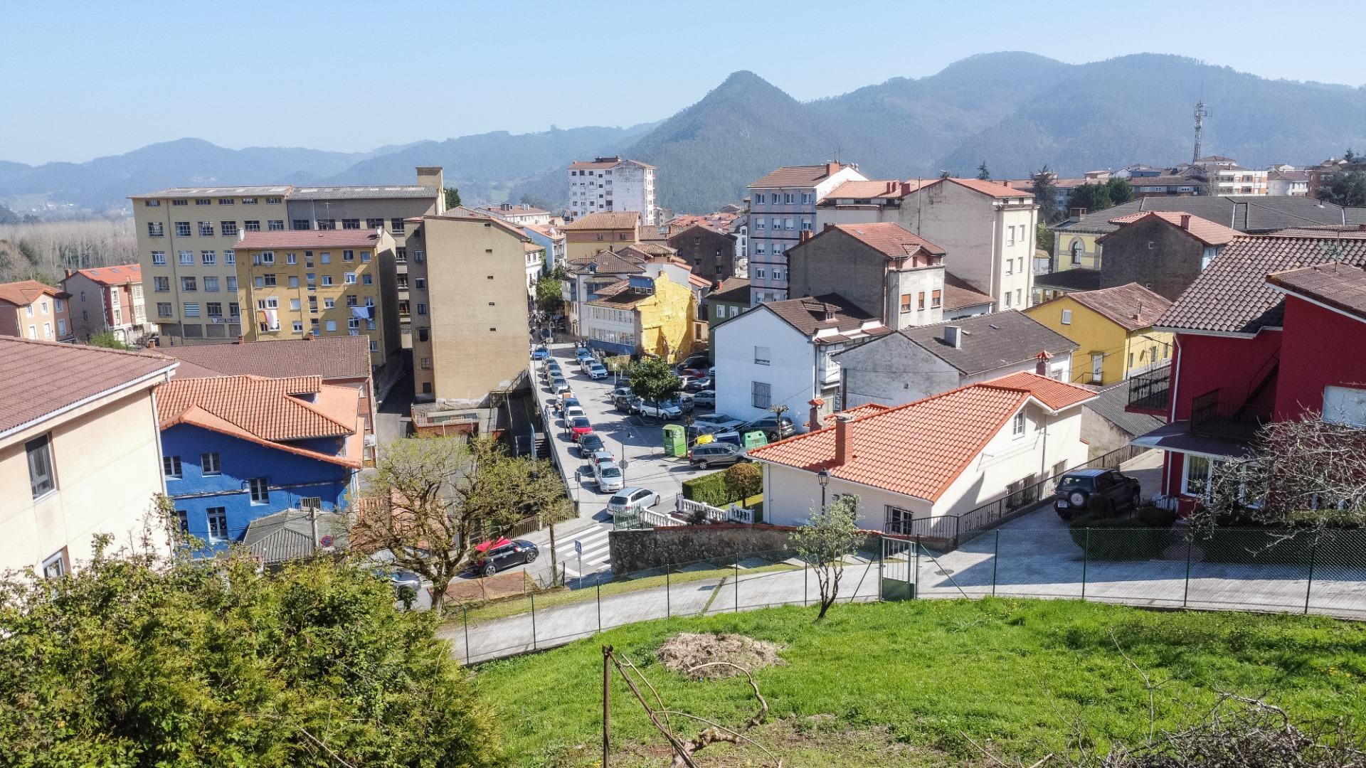 Suelo en venta, Pravia