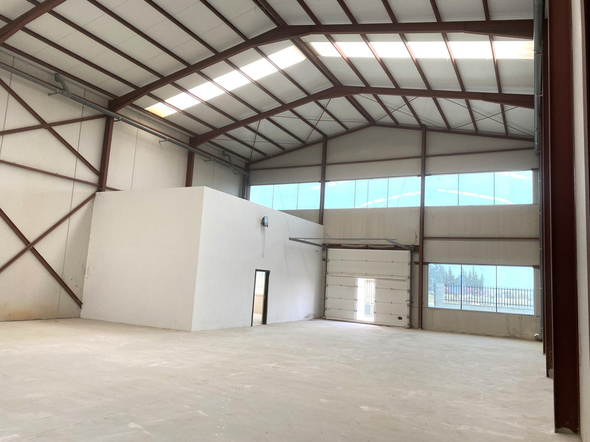 Nave industrial en alquiler, Cox