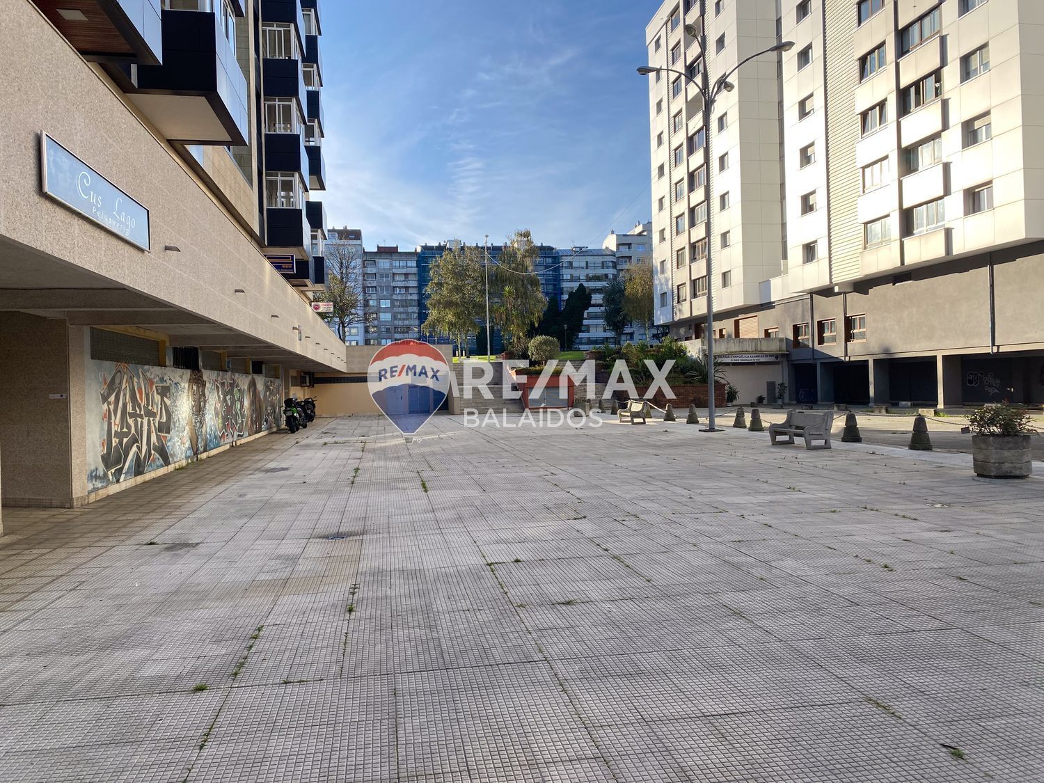 Garaje en venta  calle de Castelao, Vigo  6/19
