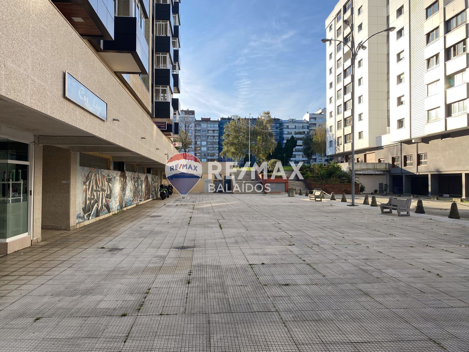 Garaje en venta  calle de Castelao, Vigo  16/19