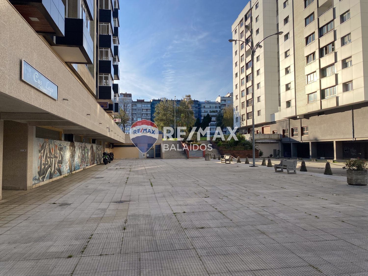 Garaje en venta  calle de Castelao, Vigo  10/21