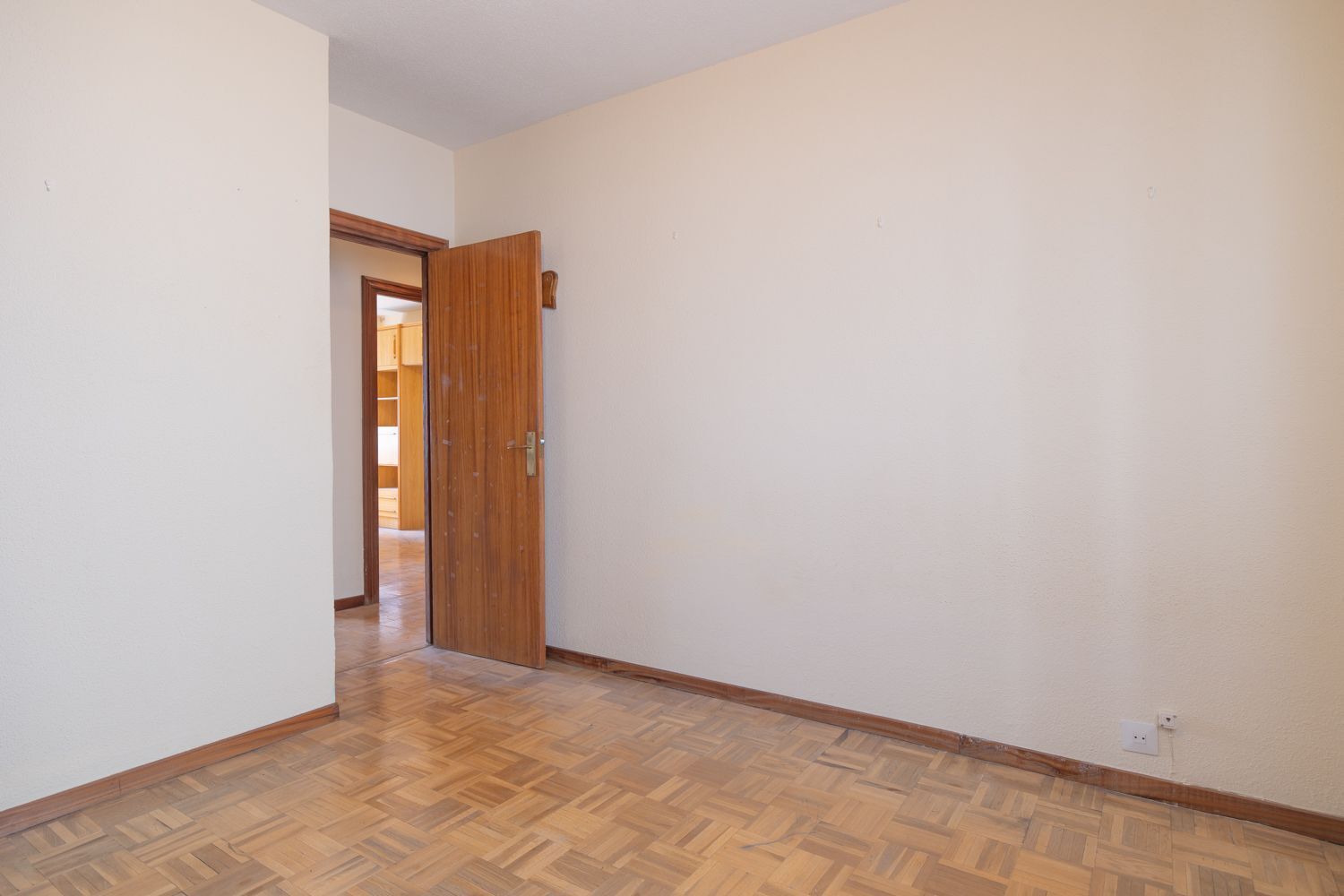 Piso en venta en calle De Los Pontones, Madrid 18/40
